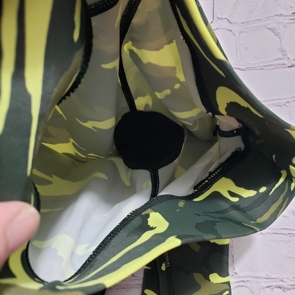 Human Performance Engineering Camo Print Capri Leggings Tights Womens Size XS - Picture 8 of 10